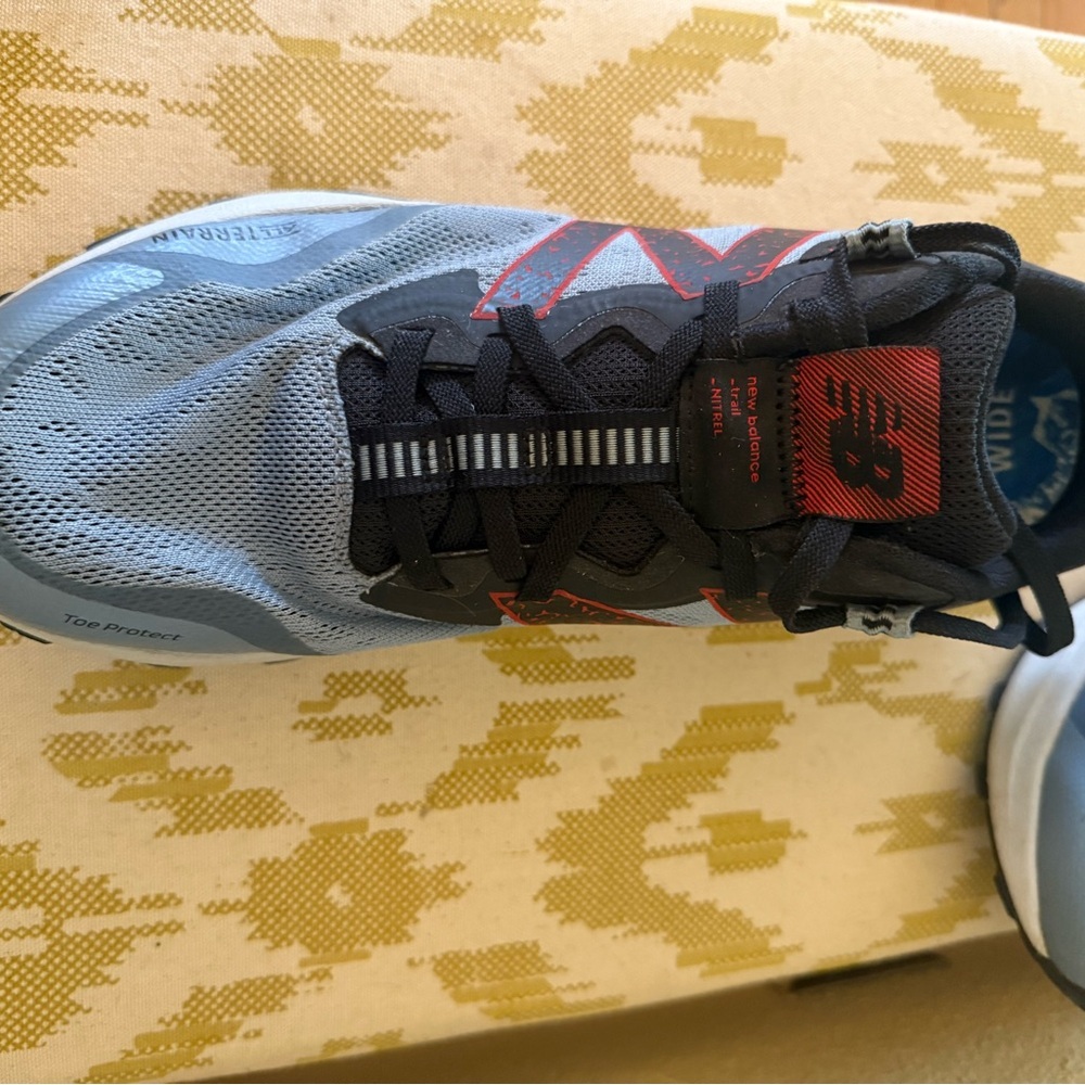 New Balance Black and Red Athletic Shoes - Picture 3 of 6